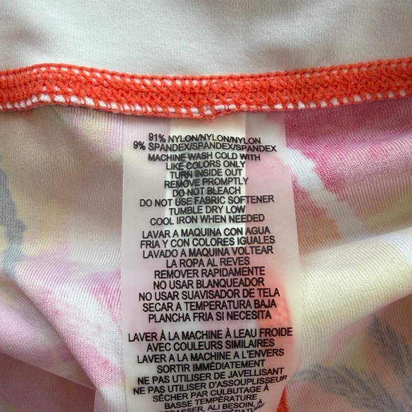 NWOT. Calvin Klein Cropped Tropical Leggings. Size L. Inseam: 20 in Rise: 9.5 in - Picture 5 of 7